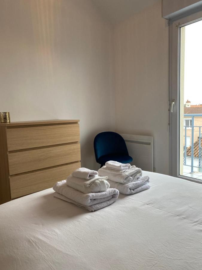 Ferienwohnung Sacre Coeur - Duplex Avec Balcon - 4 Pers Cholet Exterior foto